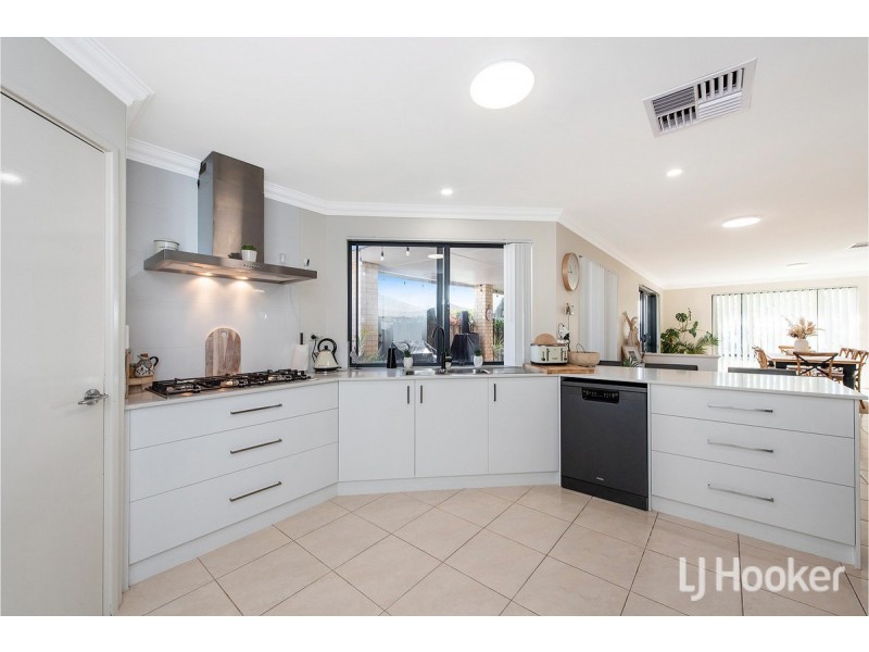 15 Carissa Turn, Halls Head WA 6210