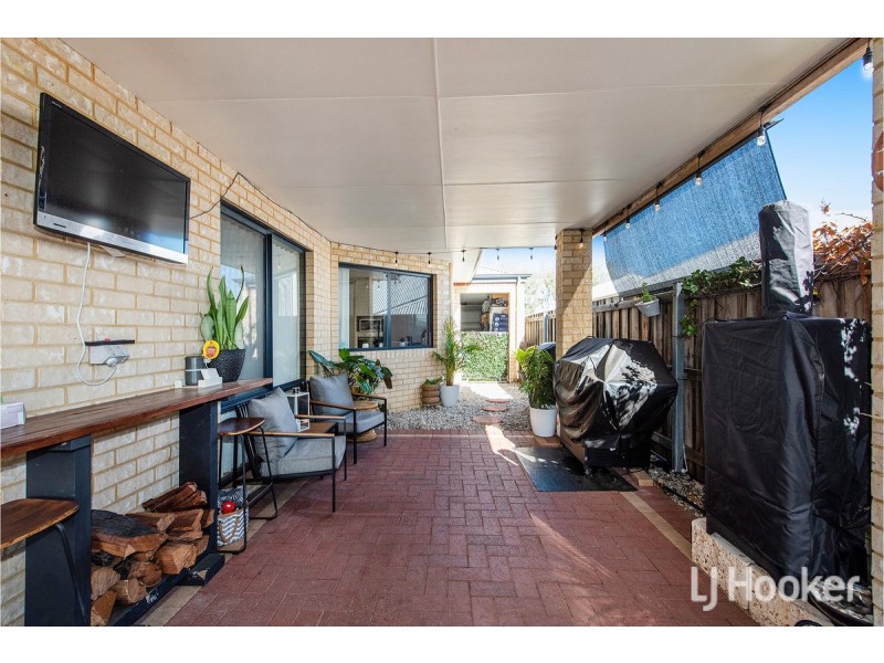 15 Carissa Turn, Halls Head WA 6210