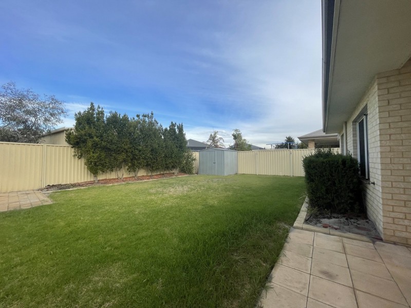 8 Potter Way, Pinjarra WA 6208