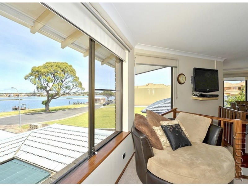 3/4 Soldiers Cove Terrace, Dudley Park WA 6210