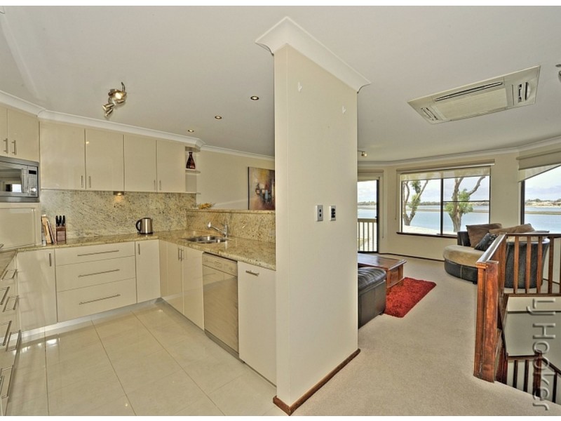 3/4 Soldiers Cove Terrace, Dudley Park WA 6210