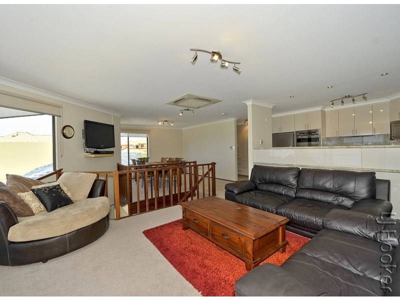 3/4 Soldiers Cove Terrace, Dudley Park WA 6210