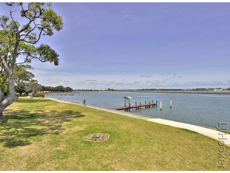 3/4 Soldiers Cove Terrace, Dudley Park WA 6210