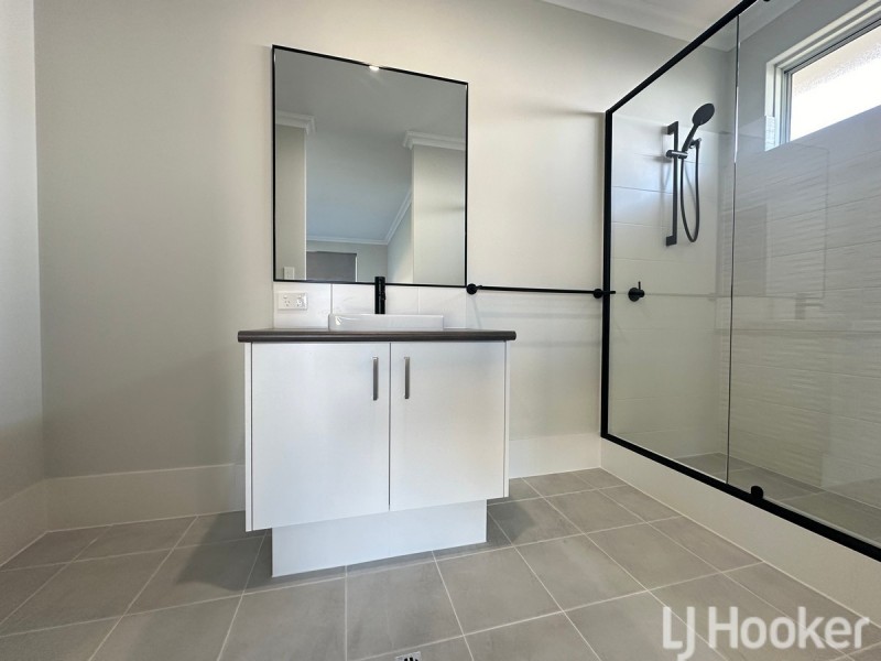 3 Pensacola Grove, Madora Bay WA 6210