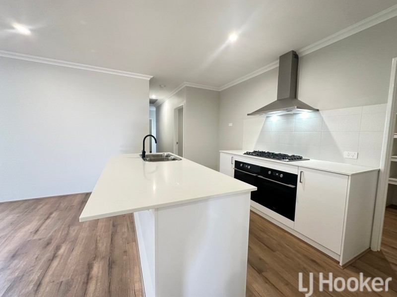 3 Pensacola Grove, Madora Bay WA 6210