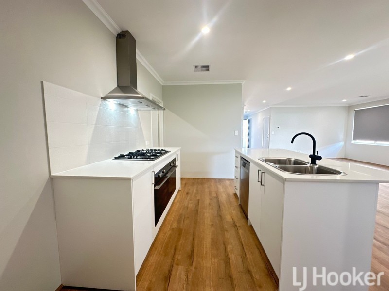 3 Pensacola Grove, Madora Bay WA 6210