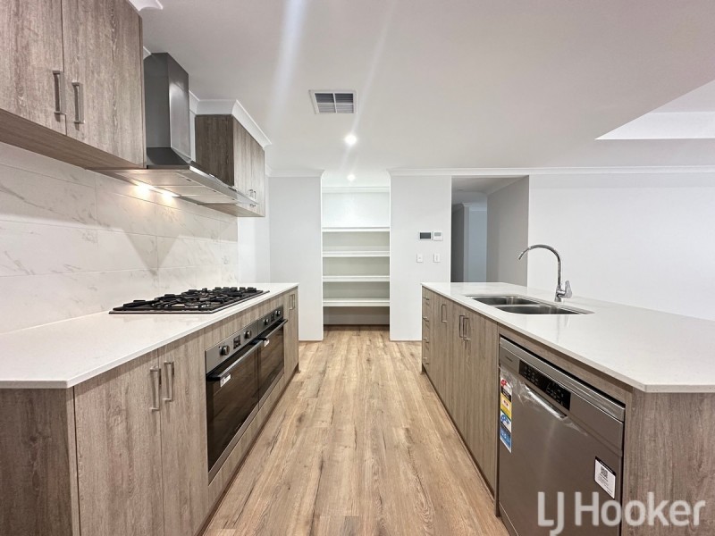 33 Bonnington Loop, Madora Bay WA 6210