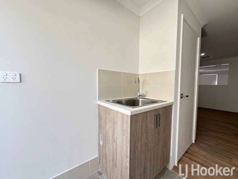 33 Bonnington Loop, Madora Bay WA 6210