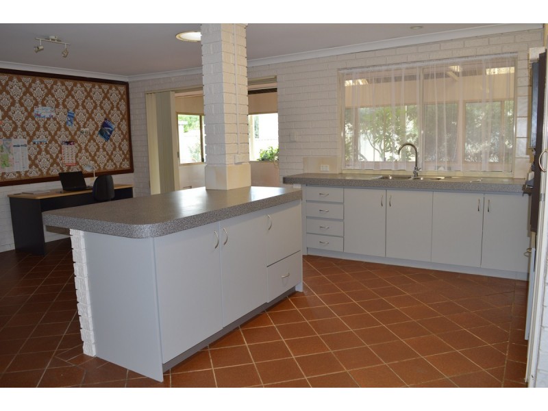 11 Aldgate Street, Mandurah WA 6210