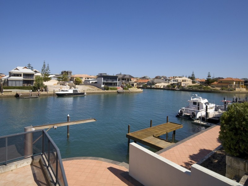 9 Specks Court, Wannanup WA 6210