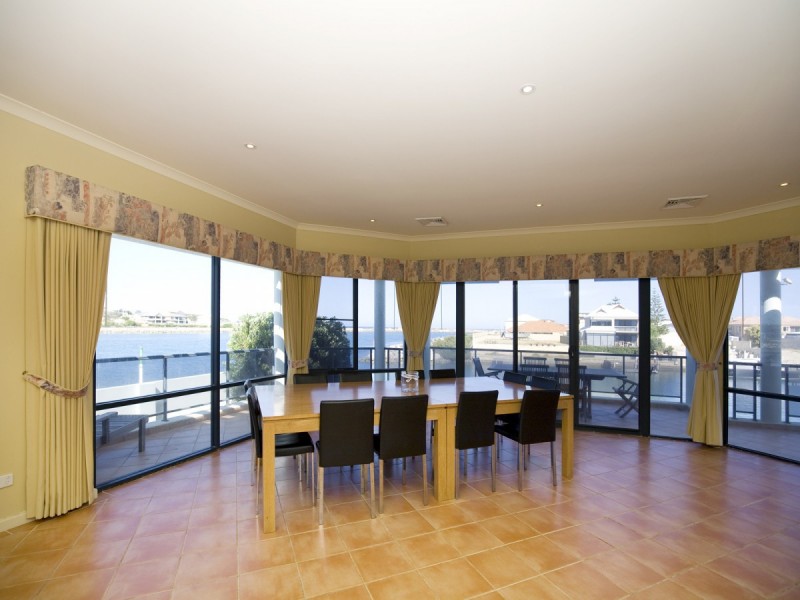 9 Specks Court, Wannanup WA 6210