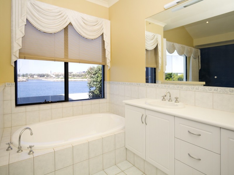 9 Specks Court, Wannanup WA 6210