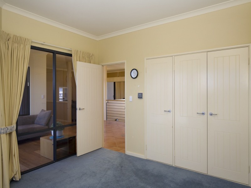 9 Specks Court, Wannanup WA 6210