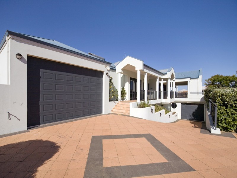 9 Specks Court, Wannanup WA 6210