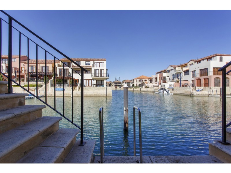 83/18 Port Quays, Wannanup WA 6210