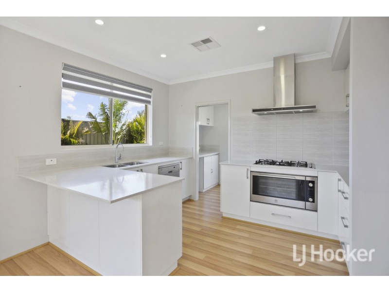 20 Dandelion Road, Karnup WA 6176