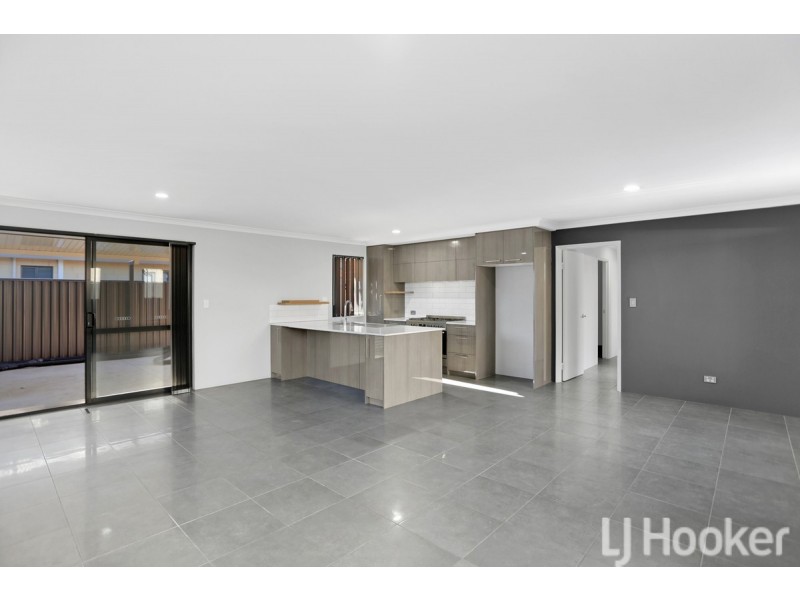 26 Pingle Drive, Greenfields WA 6210