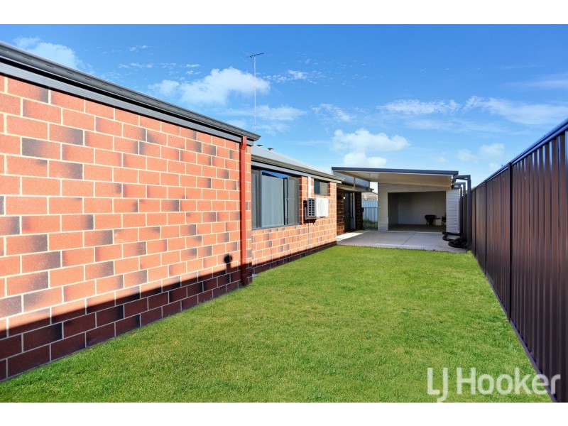 26 Pingle Drive, Greenfields WA 6210