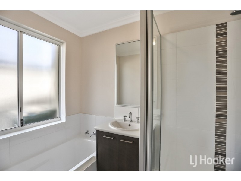 20 Pinegrove Vista, Meadow Springs WA 6210