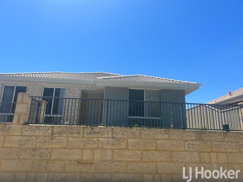 16 Brookdale Way, Meadow Springs WA 6210