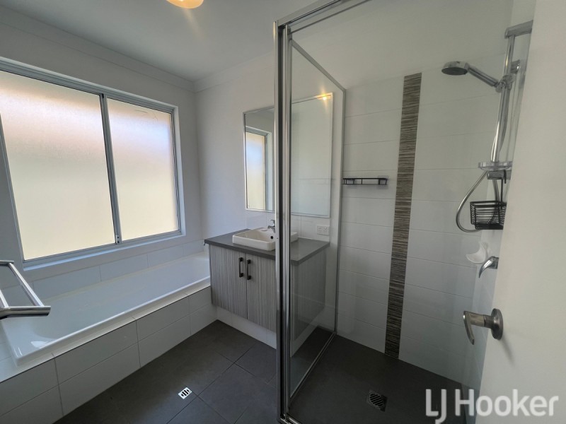 16 Brookdale Way, Meadow Springs WA 6210