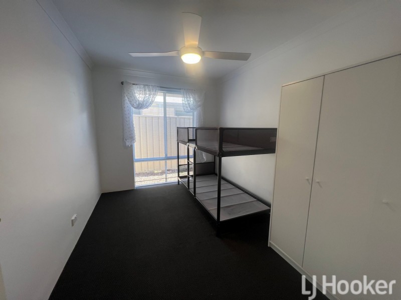 16 Brookdale Way, Meadow Springs WA 6210