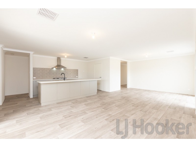 35 Balclutha Crescent, Madora Bay WA 6210