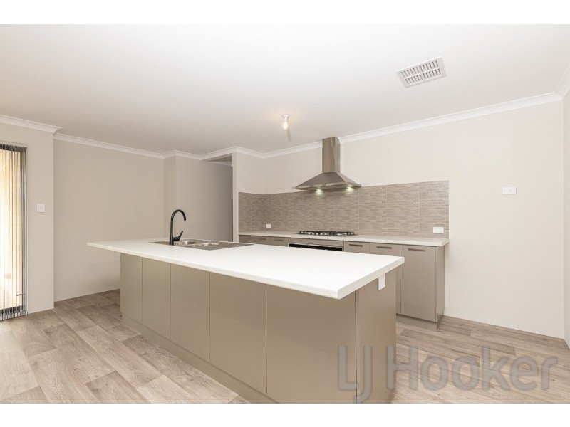 35 Balclutha Crescent, Madora Bay WA 6210