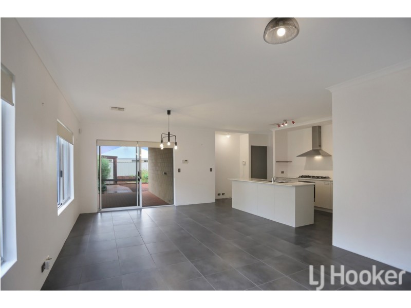 21 Windcrest Way, Meadow Springs WA 6210