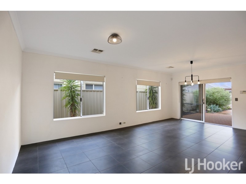 21 Windcrest Way, Meadow Springs WA 6210