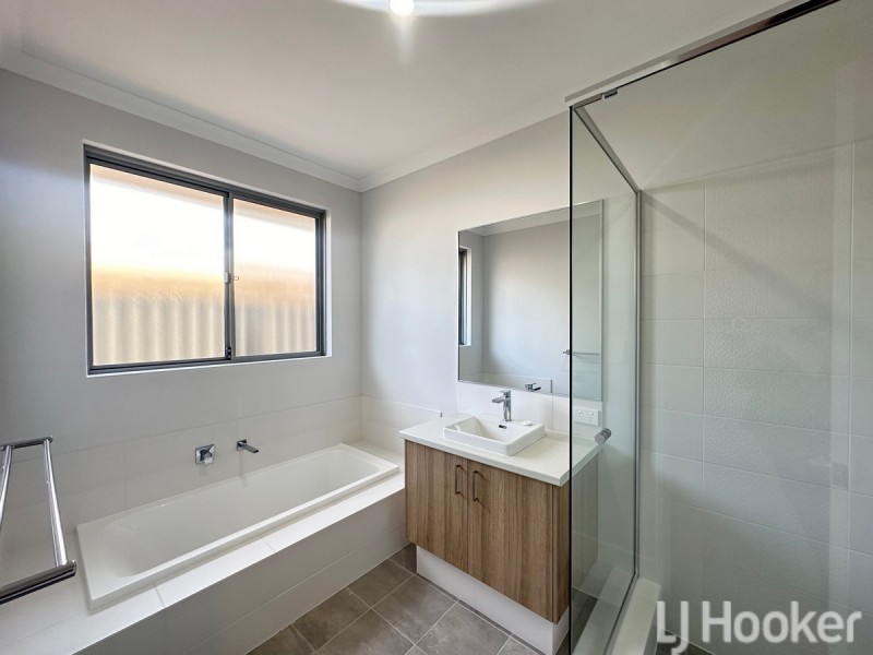 9 Moonlight Street, Madora Bay WA 6210