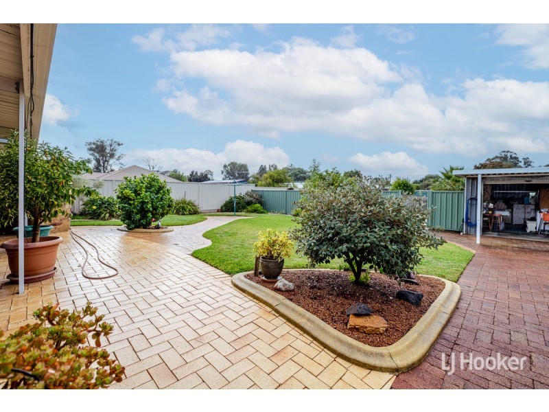 4 Banjup Road, Greenfields WA 6210