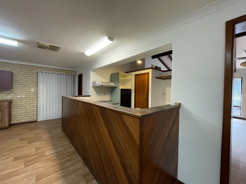 4 Caron Place, Dudley Park WA 6210