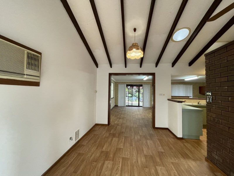 4 Caron Place, Dudley Park WA 6210