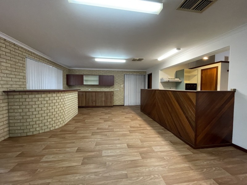 4 Caron Place, Dudley Park WA 6210
