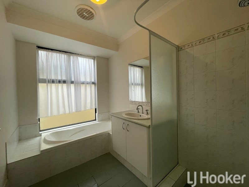 49 Highcliffe Circle, Lakelands WA 6180