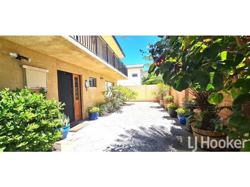 65 Gloucester Crescent, Shoalwater WA 6169