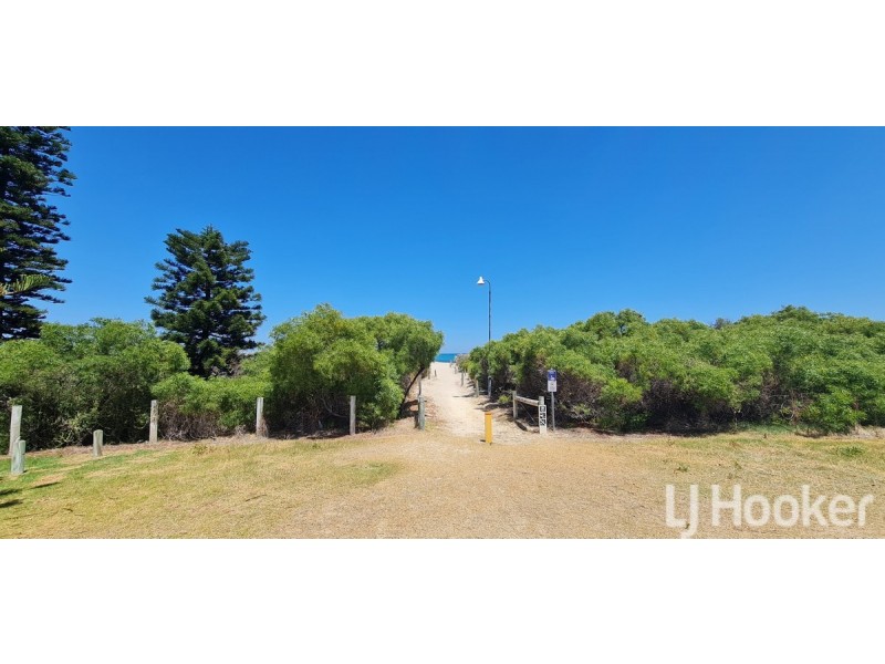 65 Gloucester Crescent, Shoalwater WA 6169