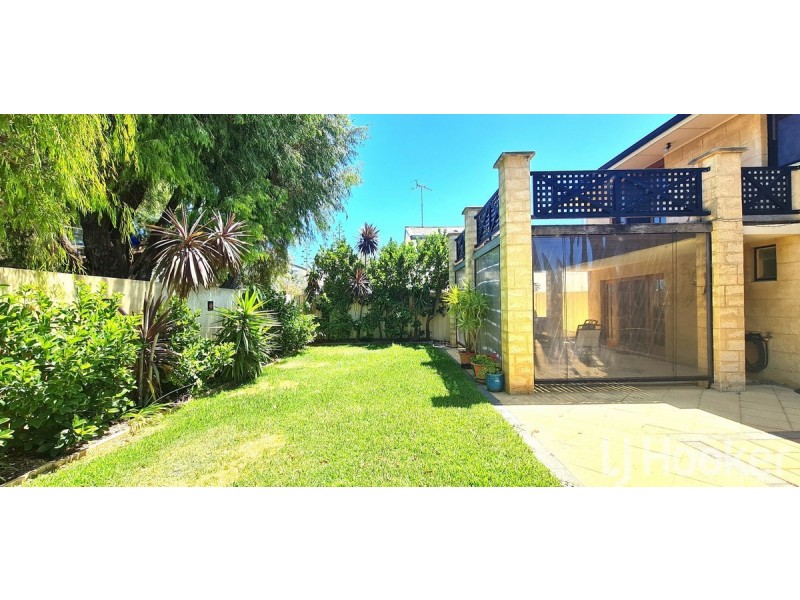 65 Gloucester Crescent, Shoalwater WA 6169