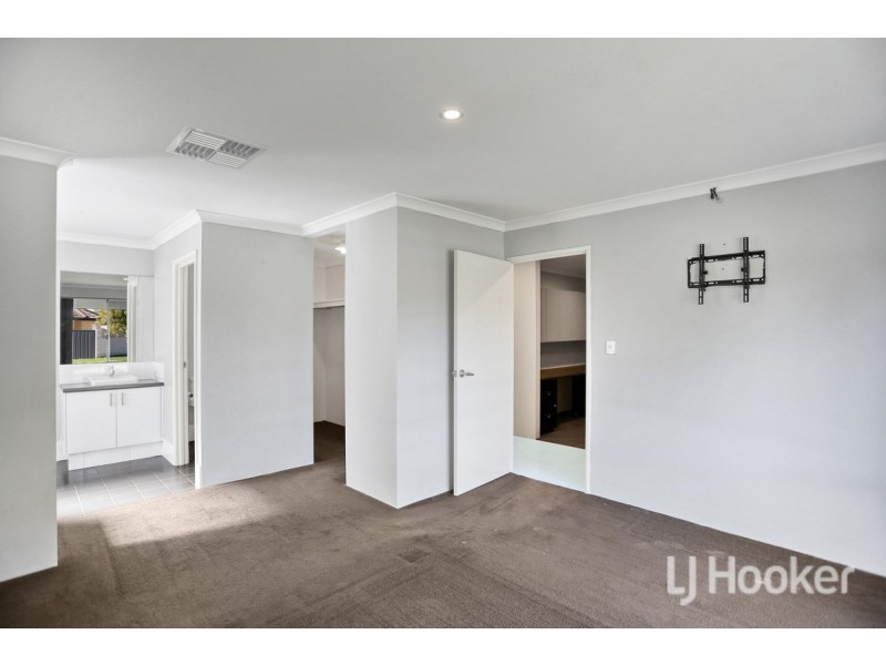 4 Canberra Close, Port Kennedy WA 6172