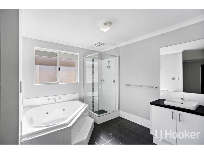 4 Canberra Close, Port Kennedy WA 6172