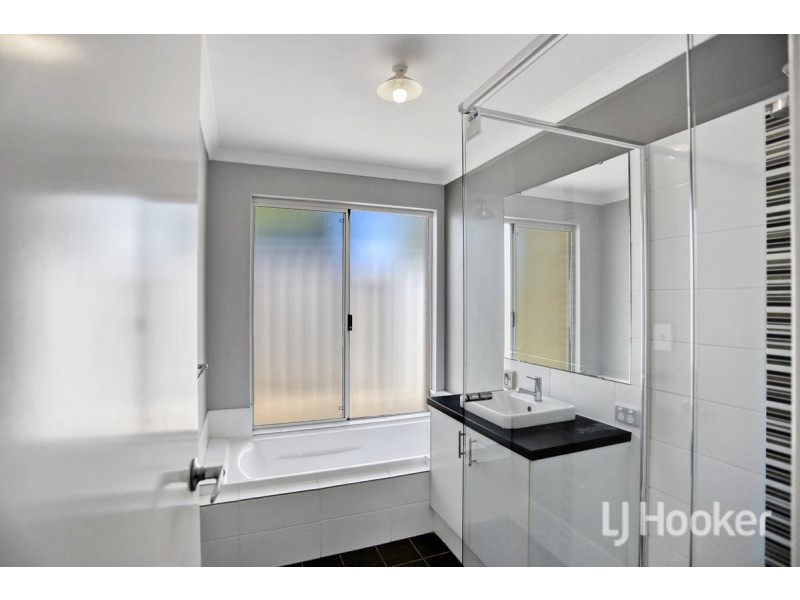 4 Canberra Close, Port Kennedy WA 6172