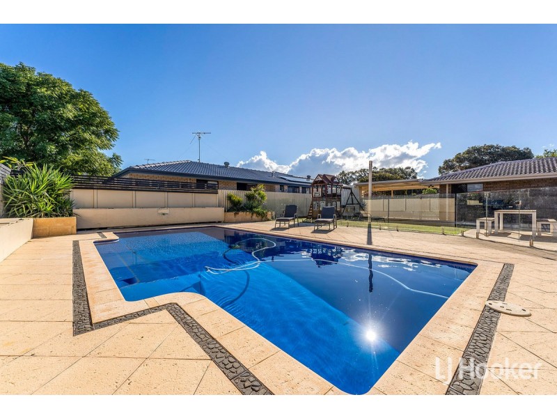 10 Talbot Close, Halls Head WA 6210