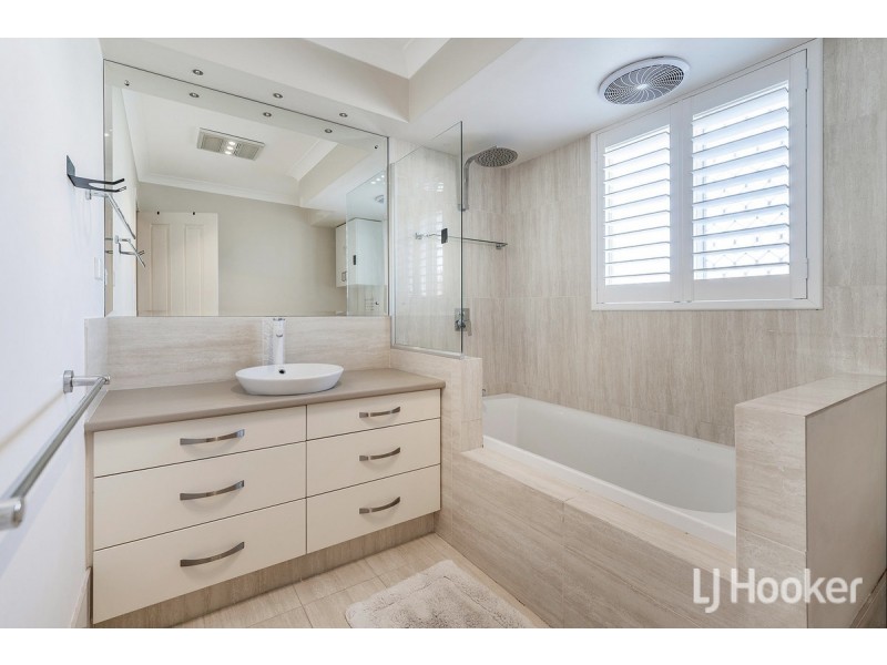 10 Talbot Close, Halls Head WA 6210