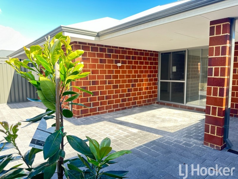 4A Nirvana Road, Lakelands WA 6180