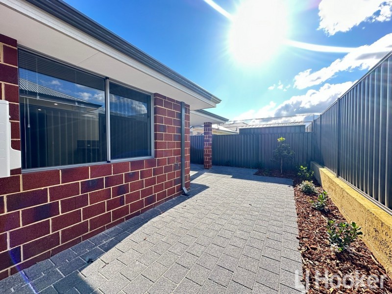 4A Nirvana Road, Lakelands WA 6180