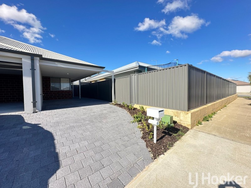 4B Nirvana Road, Lakelands WA 6180