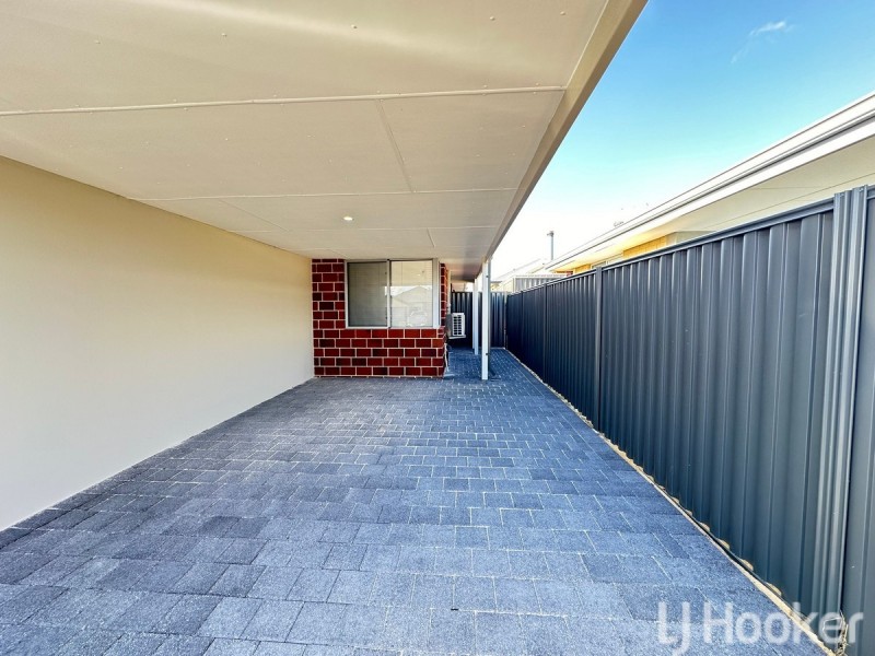 4B Nirvana Road, Lakelands WA 6180