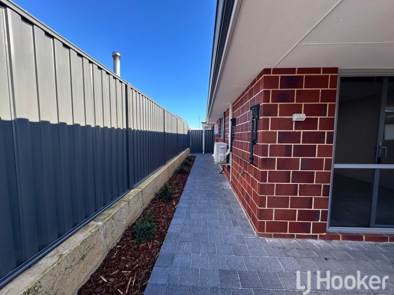 4B Nirvana Road, Lakelands WA 6180