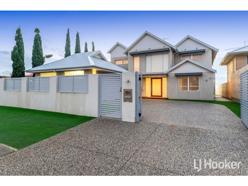 101 Boardwalk Boulevard, Halls Head WA 6210